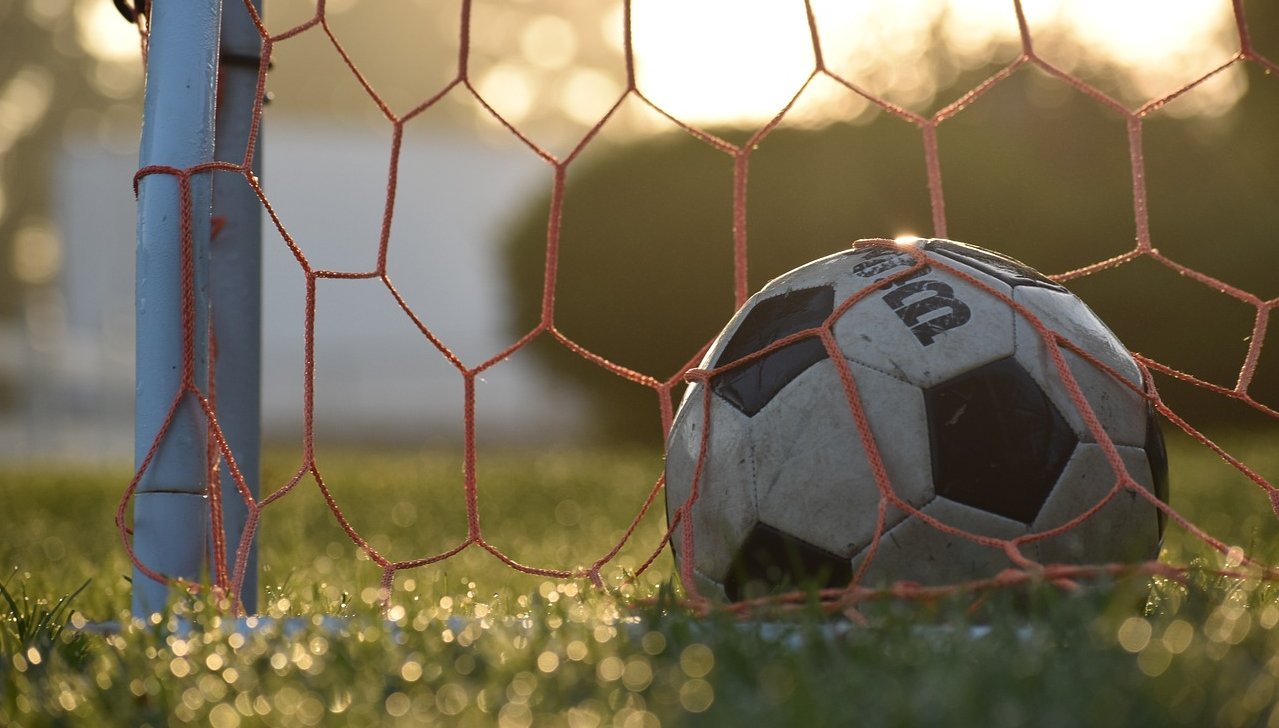 Heimteams unter Druck – frühe Platzverweise entscheiden Spiele